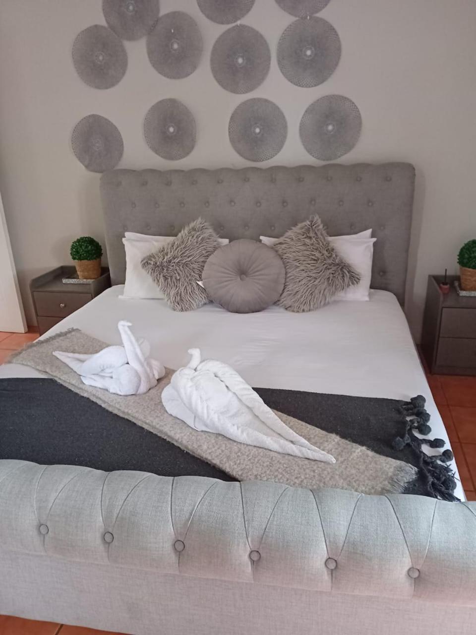 Arbor Lodge East London Bagian luar foto